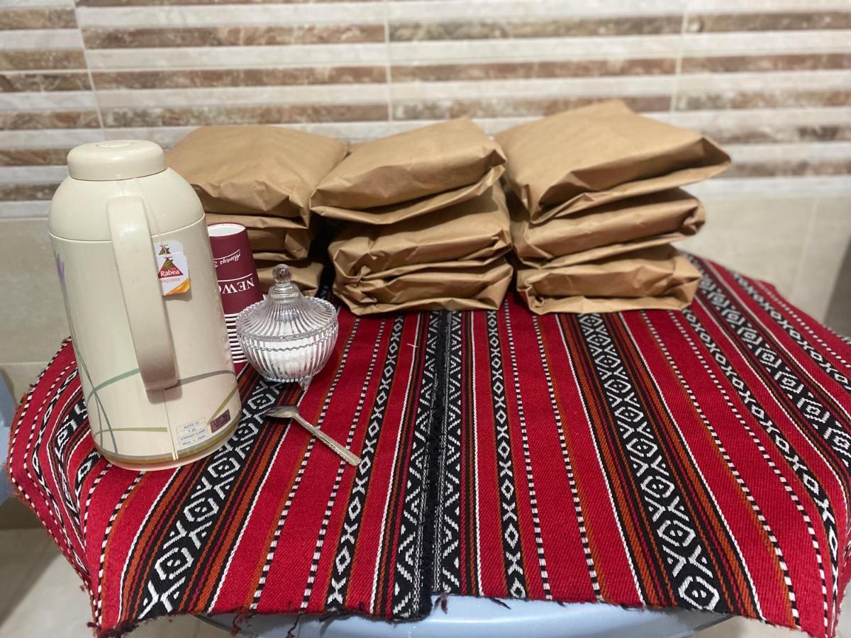 Nabati Hostel Wadi Musa Bagian luar foto